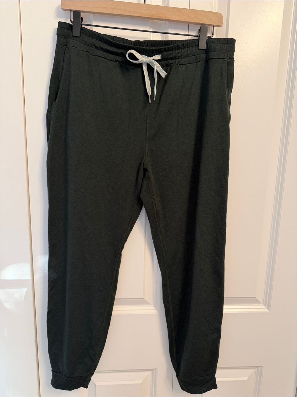 Women Vuori Performance Jogger, size Large green